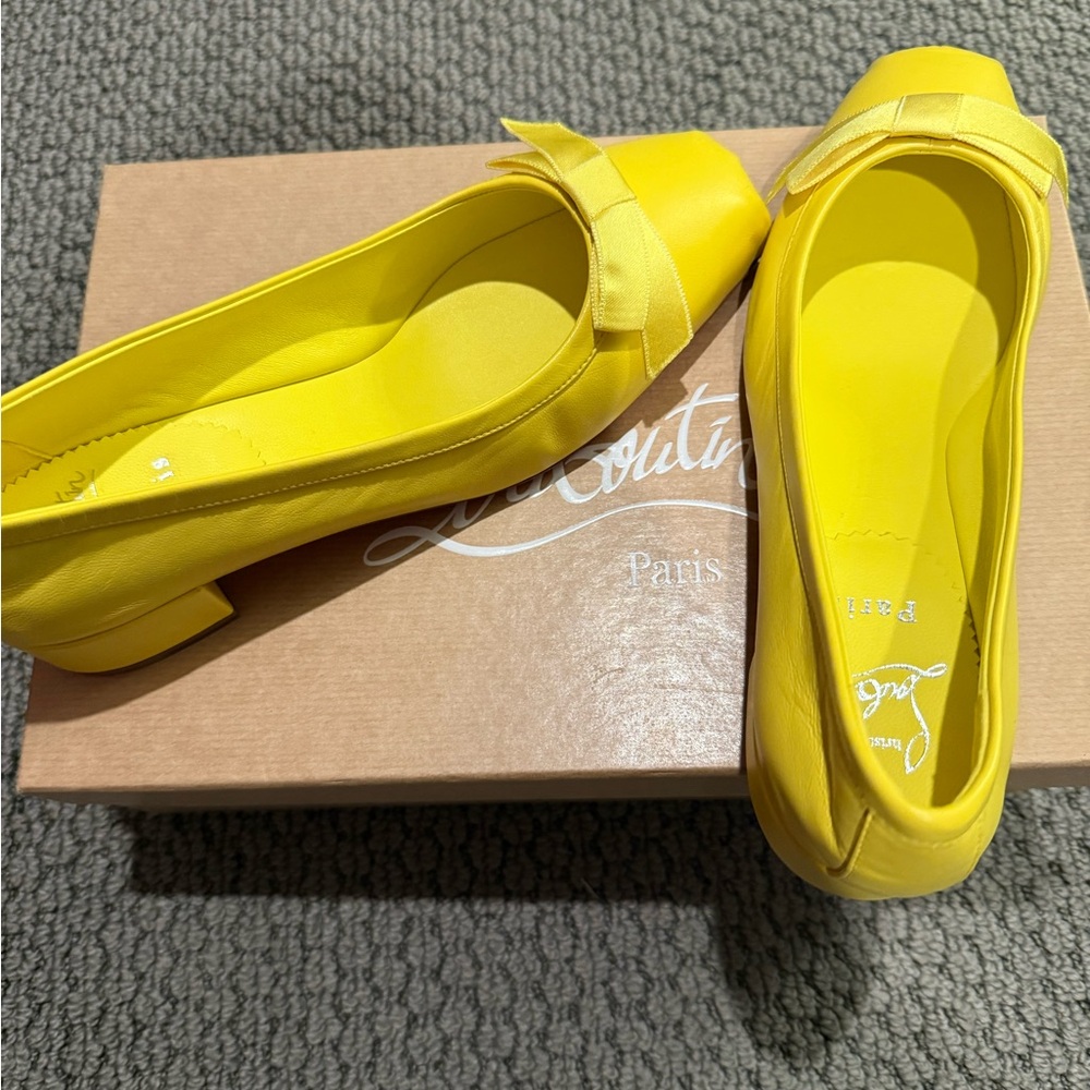 Christian Louboutin, yellow, soft, lambskin, leather size8 new - Picture 5 of 6